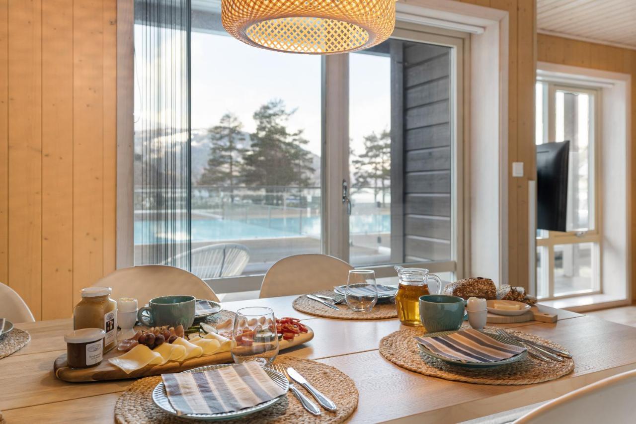 Mikkelparken Ferietun Hotel Kinsarvik Kültér fotó