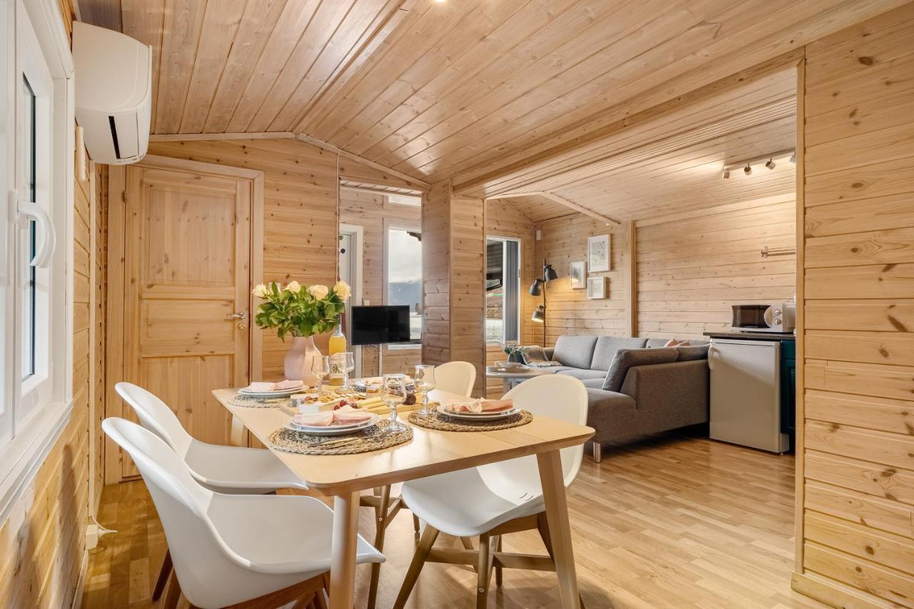 Mikkelparken Ferietun Hotel Kinsarvik Kültér fotó