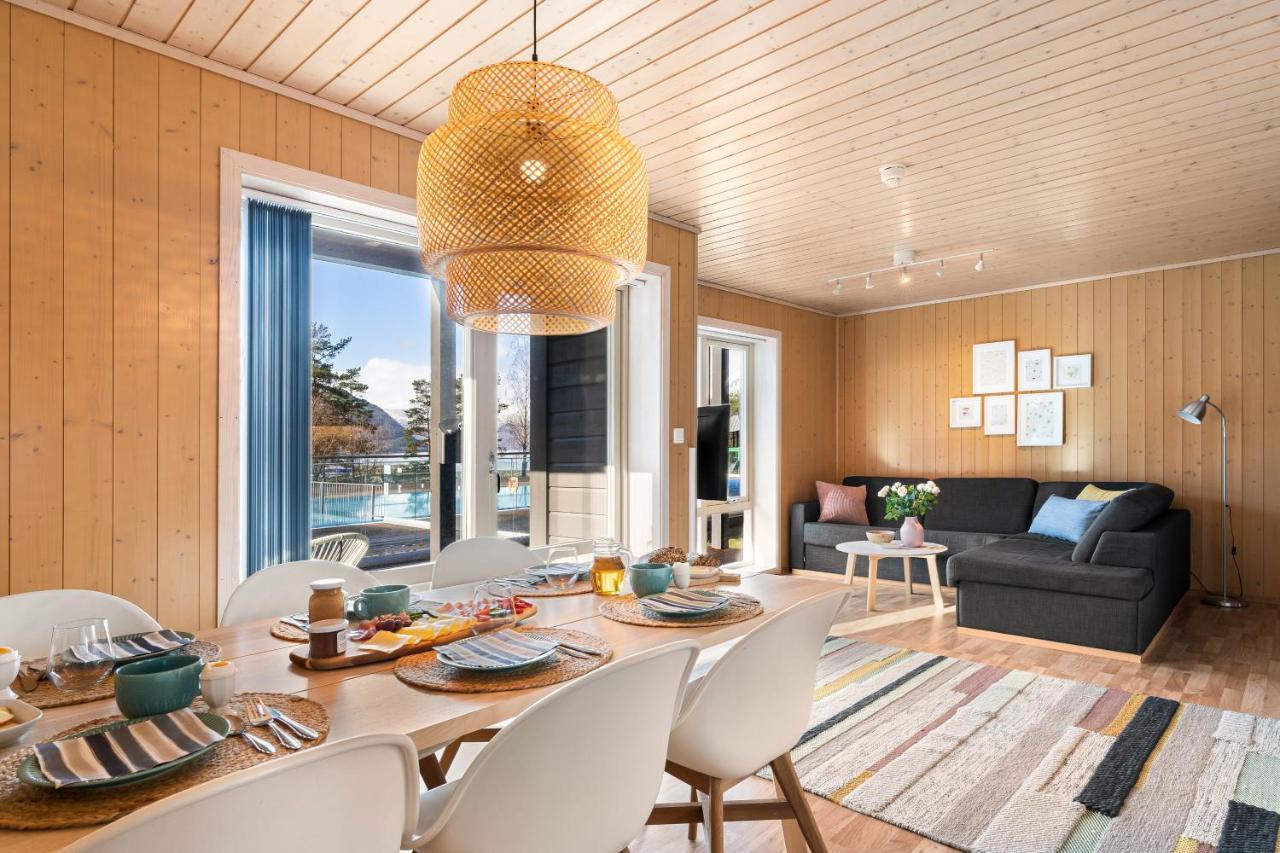 Mikkelparken Ferietun Hotel Kinsarvik Kültér fotó