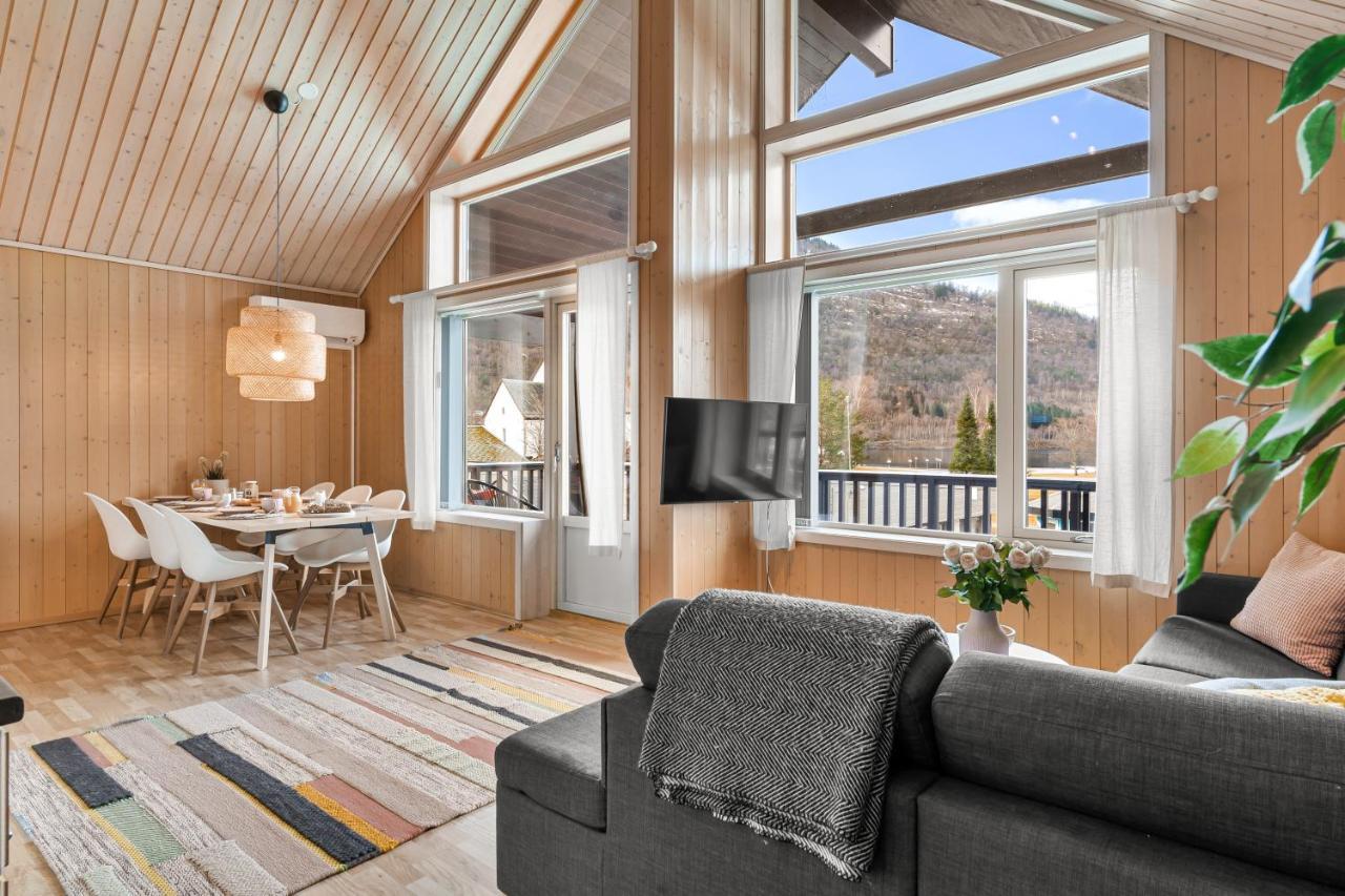 Mikkelparken Ferietun Hotel Kinsarvik Kültér fotó