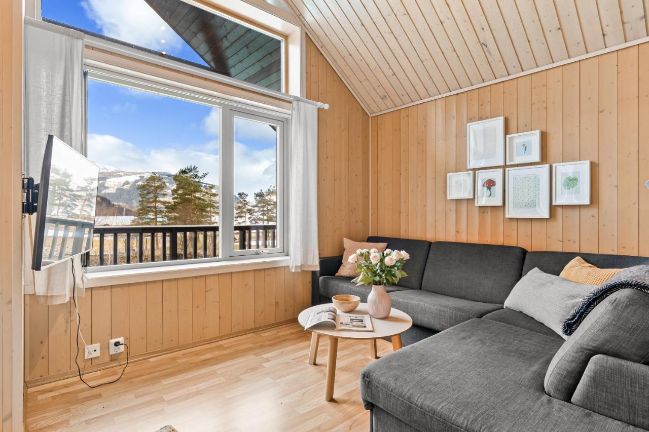 Mikkelparken Ferietun Hotel Kinsarvik Kültér fotó