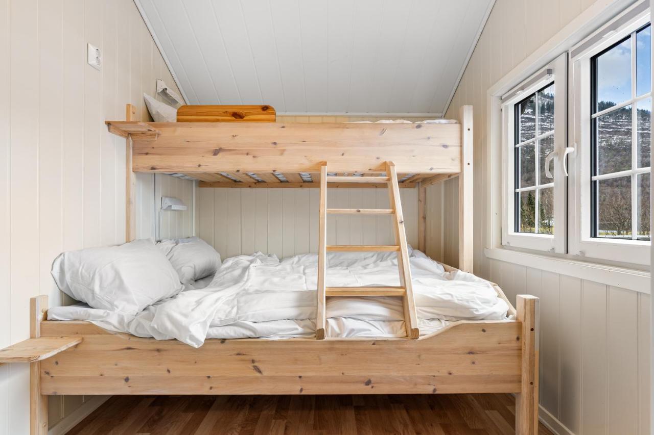 Mikkelparken Ferietun Hotel Kinsarvik Kültér fotó