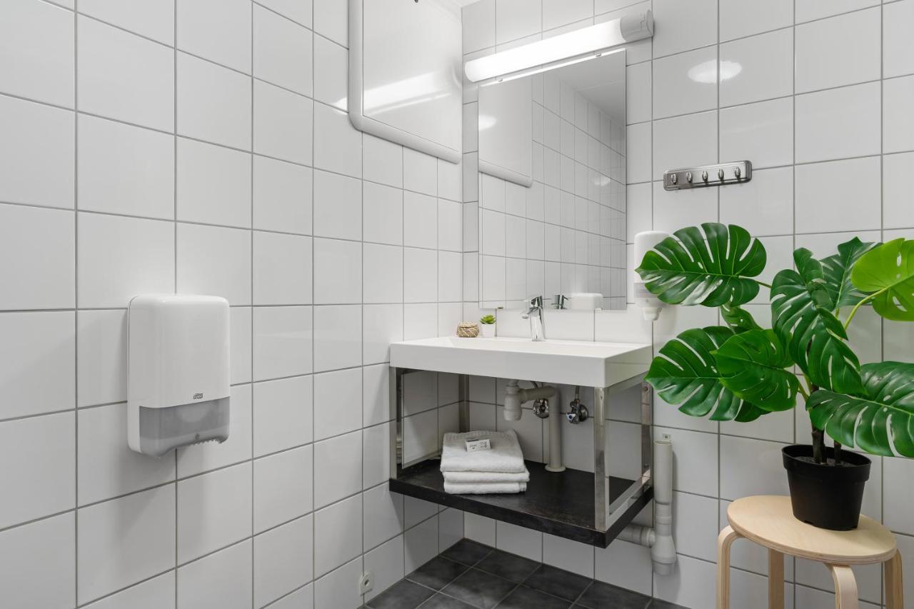 Mikkelparken Ferietun Hotel Kinsarvik Kültér fotó