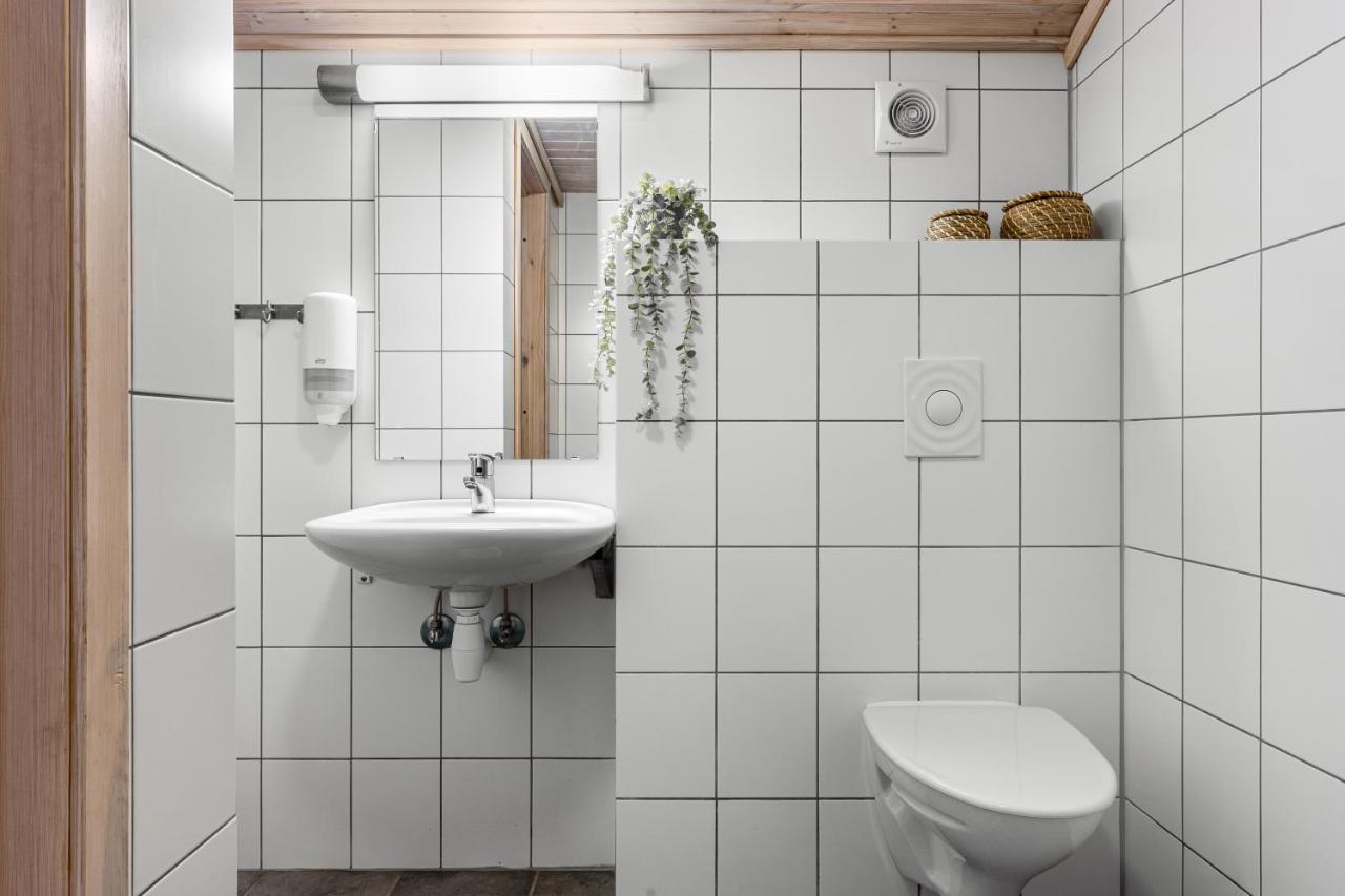 Mikkelparken Ferietun Hotel Kinsarvik Kültér fotó