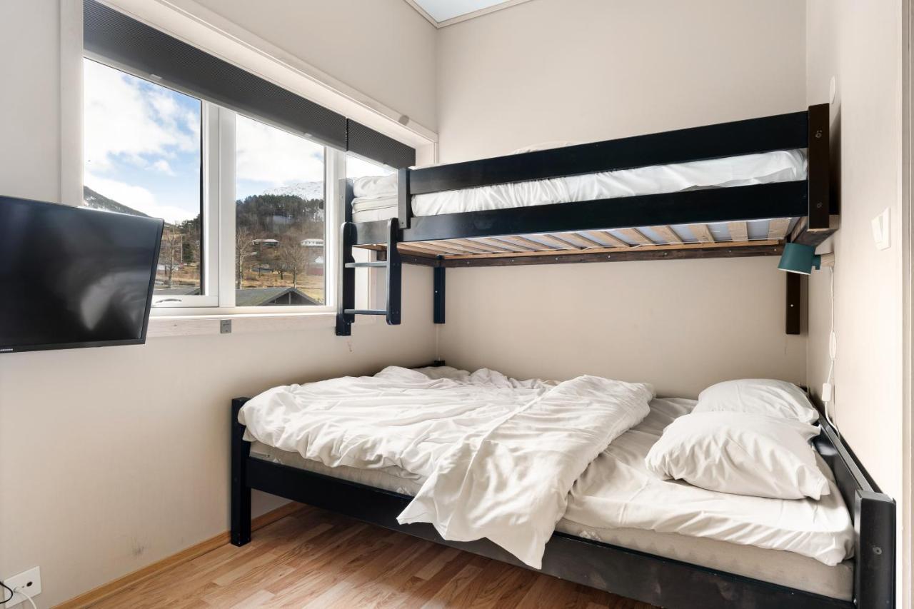 Mikkelparken Ferietun Hotel Kinsarvik Kültér fotó