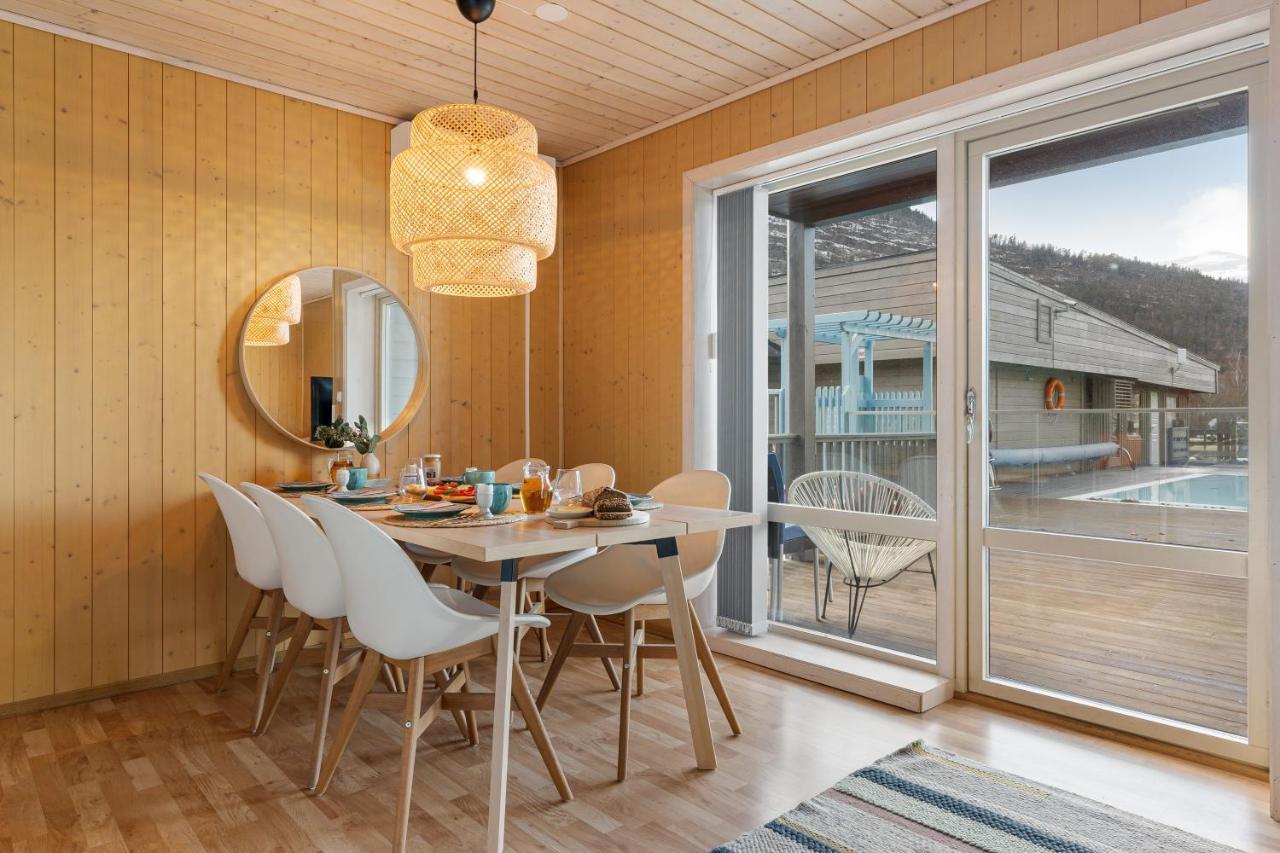 Mikkelparken Ferietun Hotel Kinsarvik Kültér fotó