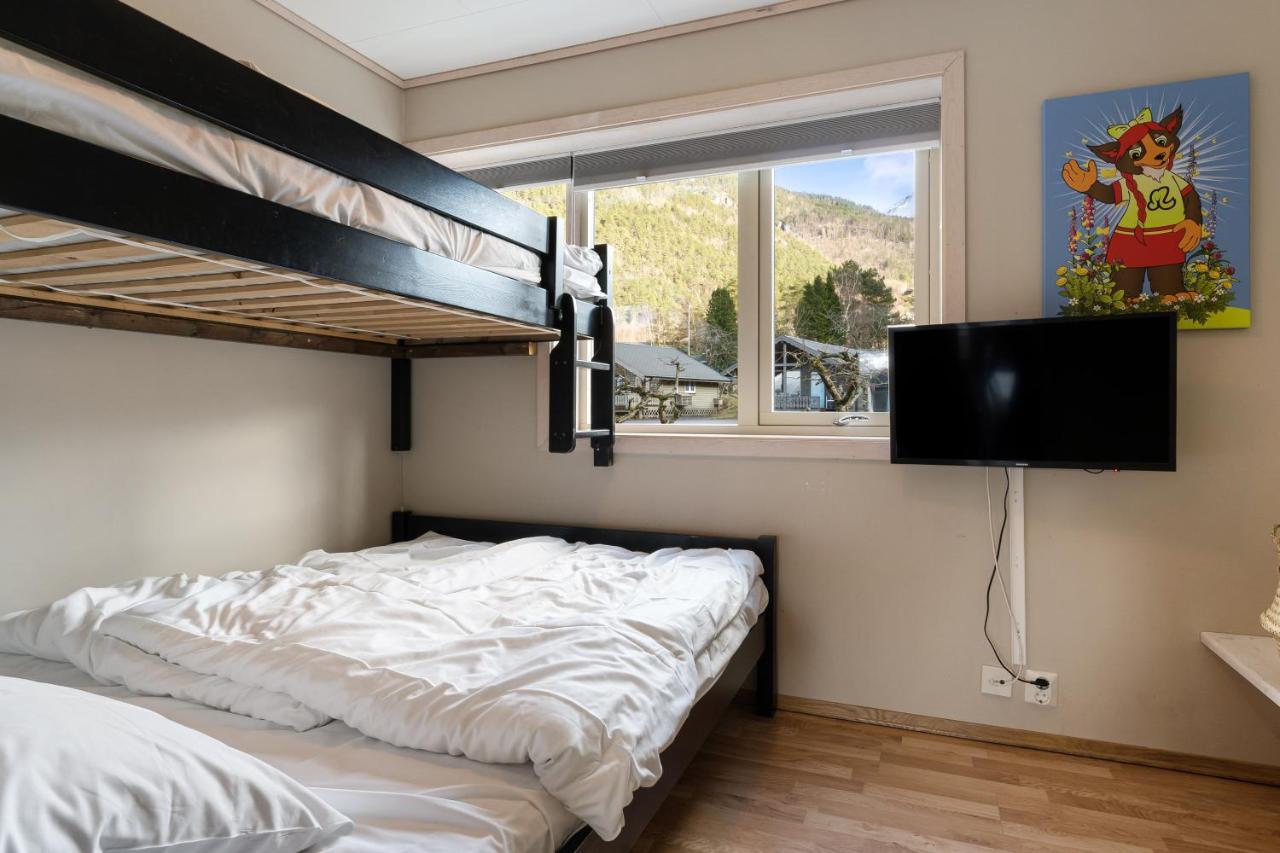 Mikkelparken Ferietun Hotel Kinsarvik Kültér fotó
