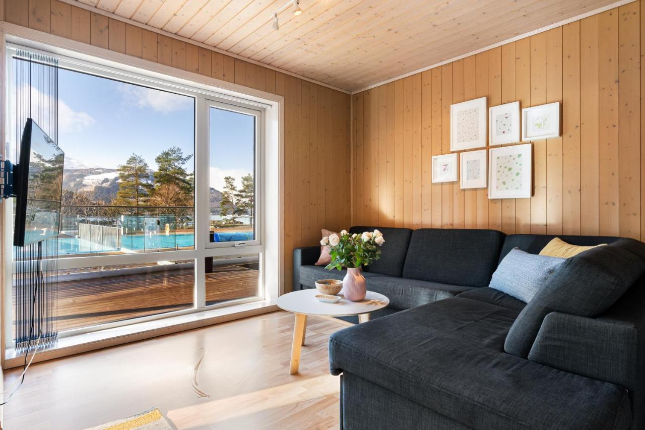 Mikkelparken Ferietun Hotel Kinsarvik Kültér fotó
