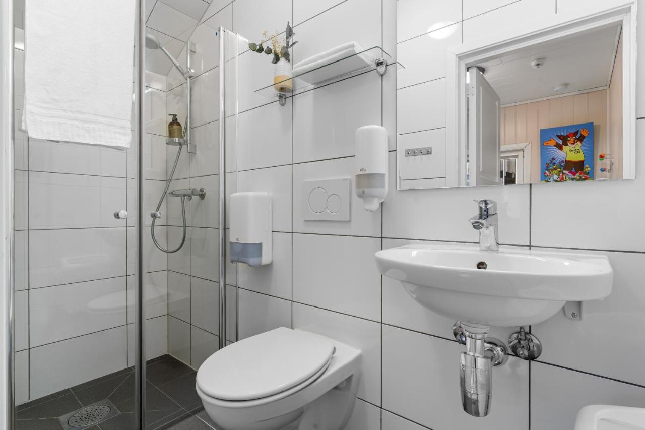 Mikkelparken Ferietun Hotel Kinsarvik Kültér fotó